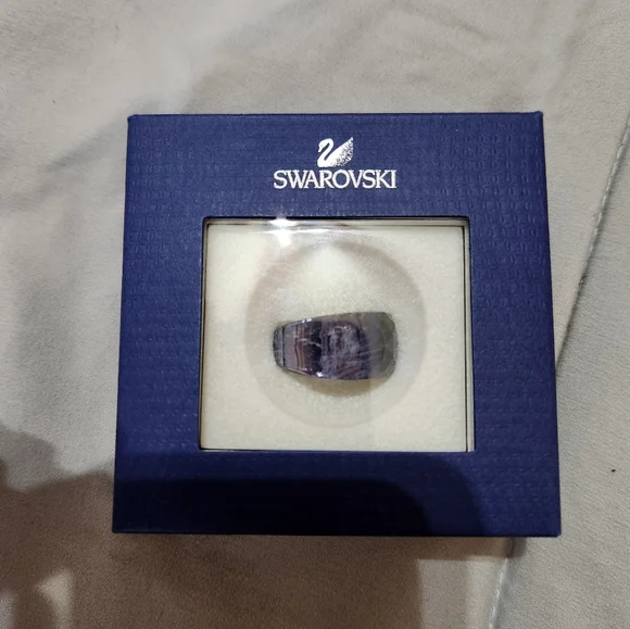 Swarovski Rhodium Plated Crystal Nirvana Purple Velvet Ring Size 7 - Picture 12 of 13